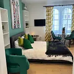 - Harbourside Apartament