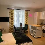 - Harbourside Apartament *