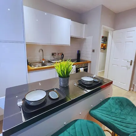 - Harbourside Apartment *