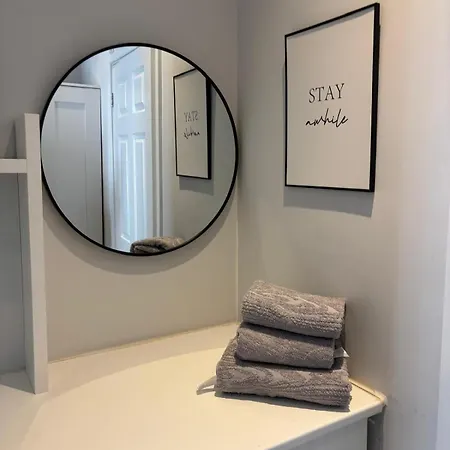 - Harbourside Apartament