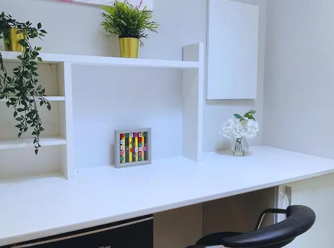 - Harbourside Apartment Bristol