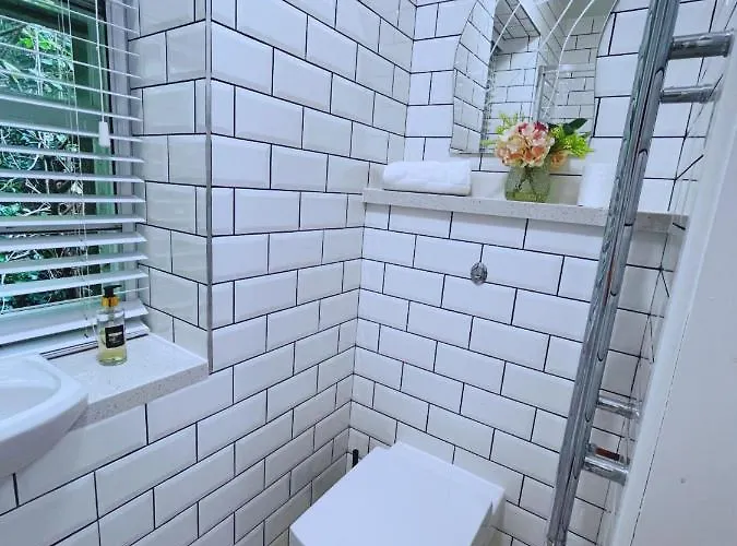 - Harbourside Apartment