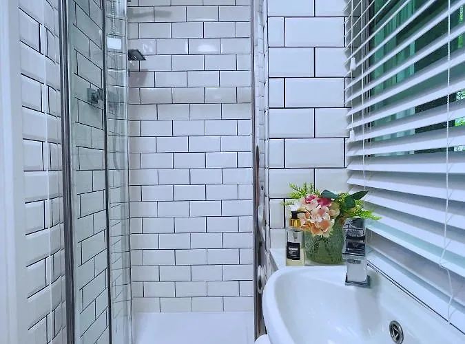 - Harbourside Apartment